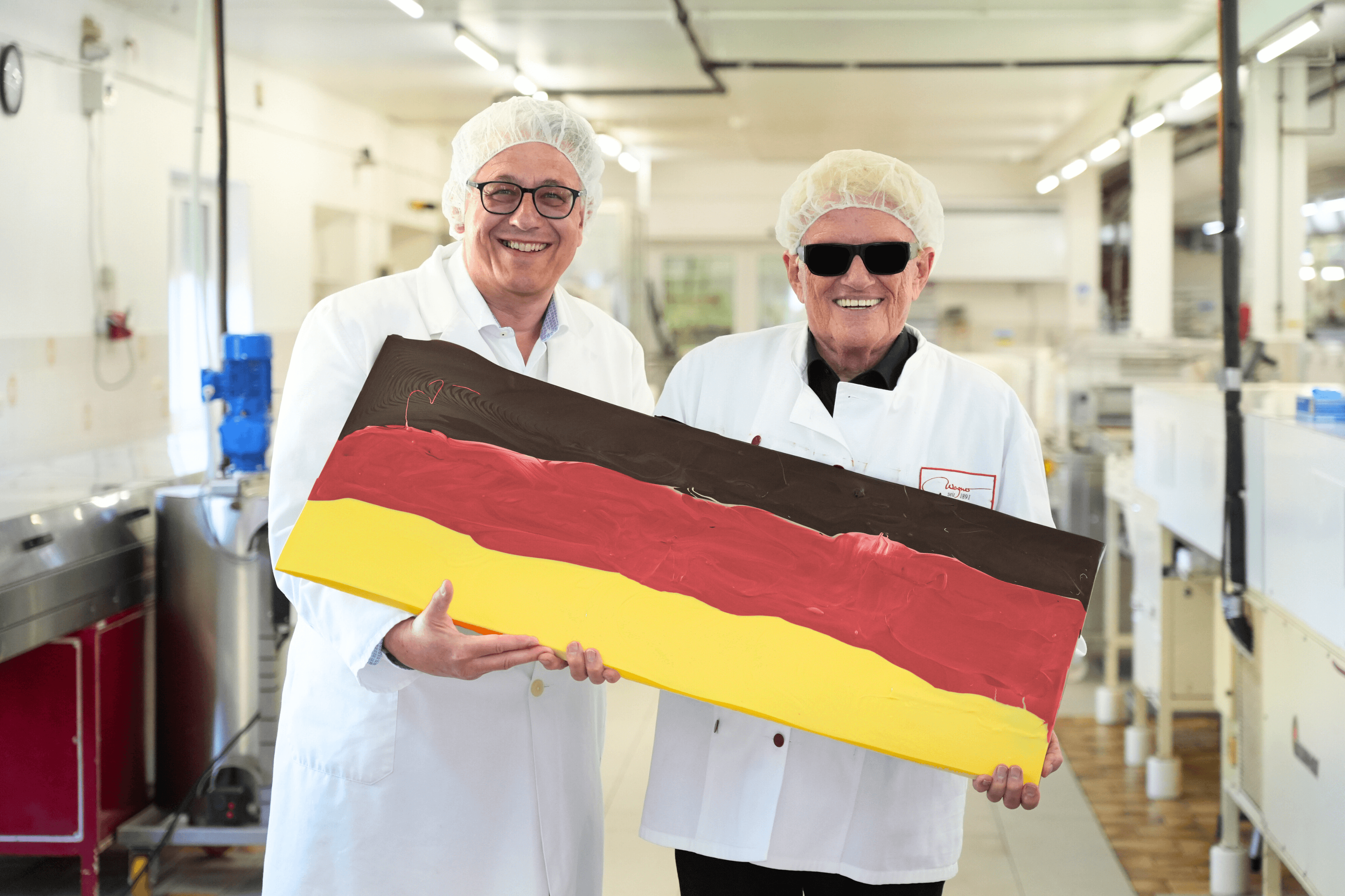 Heino stellt seine Deutschland-Schokolade vor - Jetzt probieren!