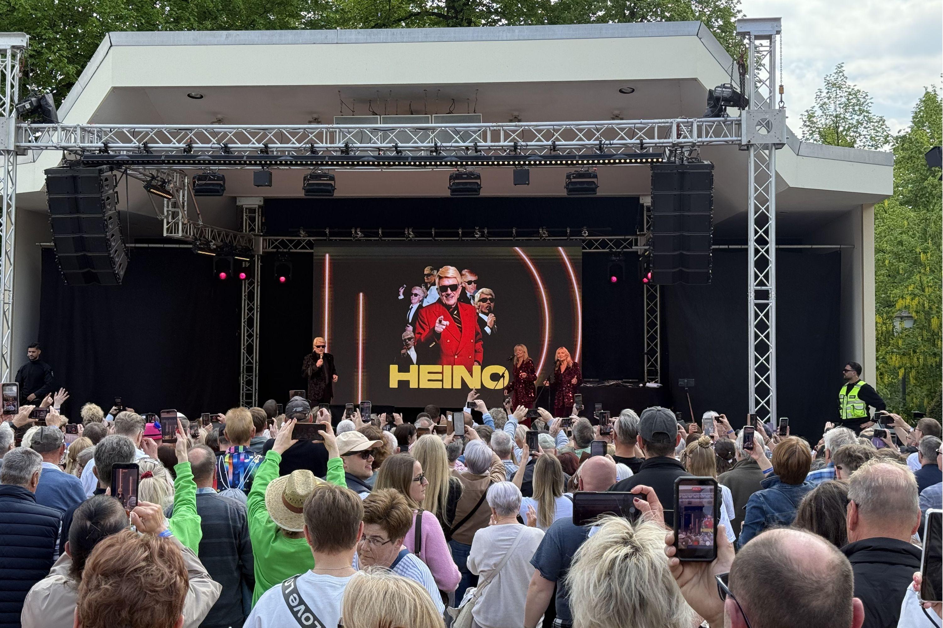 Heino wie ein Popstar gefeiert - bei 2. Bad Pyrmonter Schlager Zauber